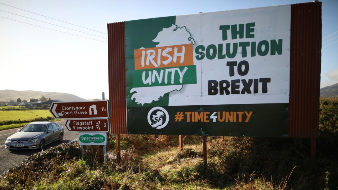 Bilbord o Bregzitu na starom putu iz Belfasta za Dablin, blizu granice Republike Irske i Severne Irske, 16. oktobra 2019.