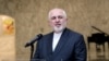 Menteri Luar Negeri Iran Mohammad Javad Zarif di Istana Presiden di Baabda, Lebanon, 14 Agustus 2020. (Dalati Nohra/Handout via Reuters)