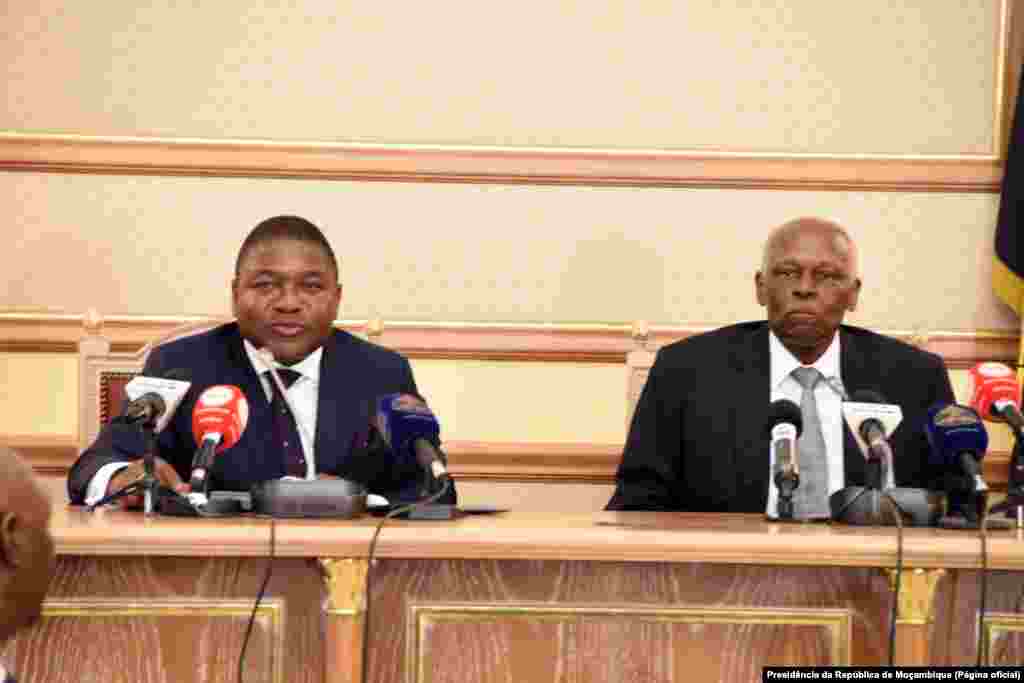 Filipe Nyusi e José Eduardo dos Santos, em Luanda