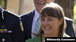 Jaksa Agung Australia Nicola Roxon mengumumkan pengunduran dirinya dari kabinet, Sabtu (2/2). (Foto: dok). Selain Roxon, Chris Evans juga mengumumkan pengunduran dirinya dari senat Australia dalam beberapa bulan mendatang.