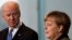 1 Şubat 2013 yılına ait bu fotoğrafta dönemin Başkan Yardımcısı Joe Biden ve Almanya Başbakanı Angela Merkel, Berlin'de bir toplantı sonrasında basının önüne çıkmadan önce görüntülenmiş.