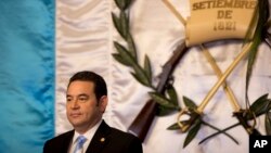 47 legisladores del partido demócrata piden en una carta al presidente Trump que sancione al gobierno de Jimmy Morales. 