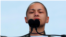 Emma González, estudiante y sobreviviente de la Escuela Secundaria Marjory Stoneman de Parkland en Florida, llora en su intervencion en la "Marcha por nuestras vidas"en Washington. 24 de marzo de 2018. REUTERS/Jonathan Ernst
