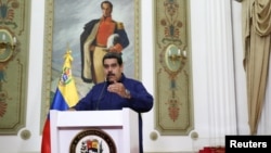 En una transmisión en conjunto de radio y televisión, el presidente en disputa Nicolás Maduro indicó que la comisión estaría presidida por la vicepresidenta Delcy Rodríguez.