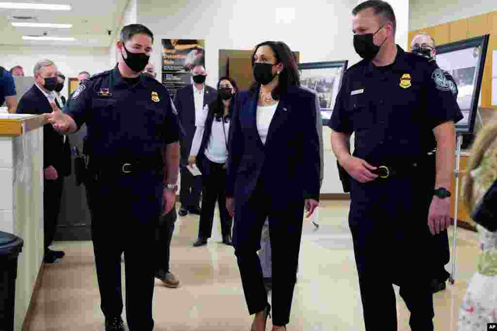 Vice President Kamala Harris visits the Paso del Norte (PDN) Port of Entry in El Paso, Texas, June 25, 2021. 