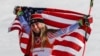 Mikaela Shiffrin, merayakan prestasinya sebagai peraih medali emas dalam nomor slalom raksasa perorangan putri Olimpiade Musim Dingin di Pyeongchang, Korea Selatan, 15 Februari 2018.