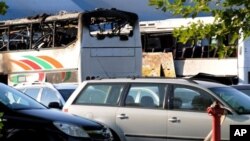 Bus wisata yang membawa wisatawan Israel ke Bulgaria meledak di kota Burgas, 400 kilometer dari  ibukota Sofia menewaskan enam wisatawan dan melukai 39 lainnya (18/7).