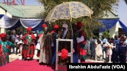 Sarkin Kano Mai Martaba Abubakar Sanusi na Biyu a wajen bukin kaddamar da radiyon fulfulde