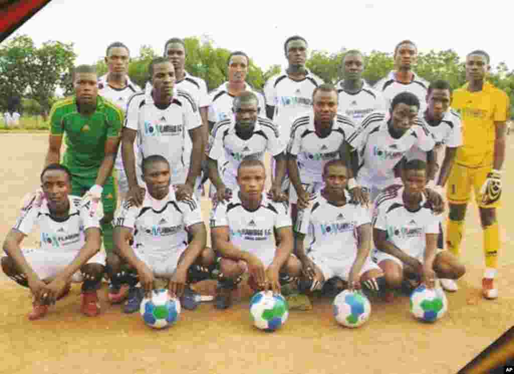'Yan wasan Kungiyar kwallon kafa ta VOA Hausa Flamingos FC Bauchi