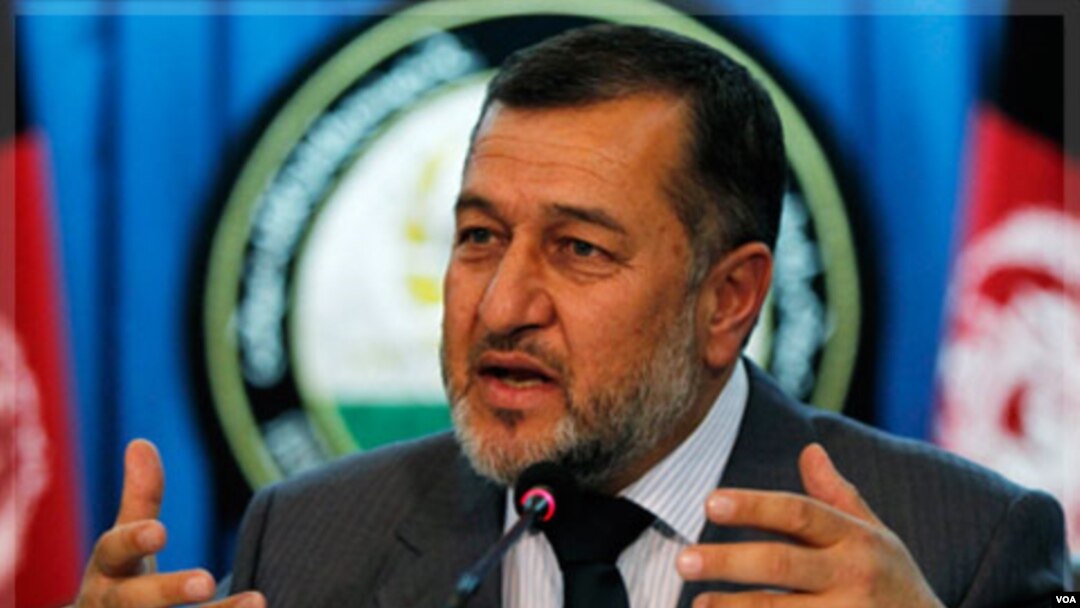 Menteri Dalam Negeri Afghanistan, Jenderal Bismullah Khan, menjadi sasaran serangan bunuh diri yang gagal (23/10).