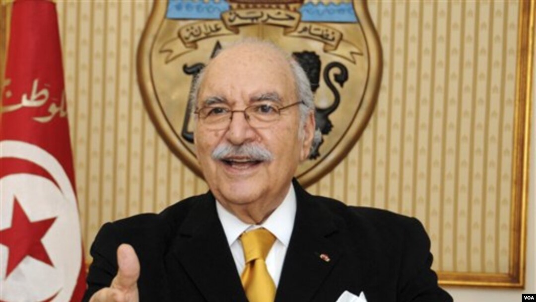 Fouad Mebazza, presiden sementara Tunisia, mengumumkan rencana pemungutan suara yang akan berlangsung pertengahan tahun.