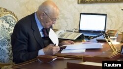 Presiden Italia Giorgio Napolitano mengangkat para pakar untuk mengatasi kebuntuan politik di Italia (foto: dok). 