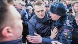 Час-Time: Сотні людей затримано під час протестів у Росії