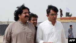  د پښتنون ژغورنې غورځنګ دغه دوه مشران دا وخت د شمالي وزيرستان د خړ کمر د پېښې په سر نيول شوي او د یو شمېر مقدمو سره مخامخ په جيلونو کې بنديوان دي