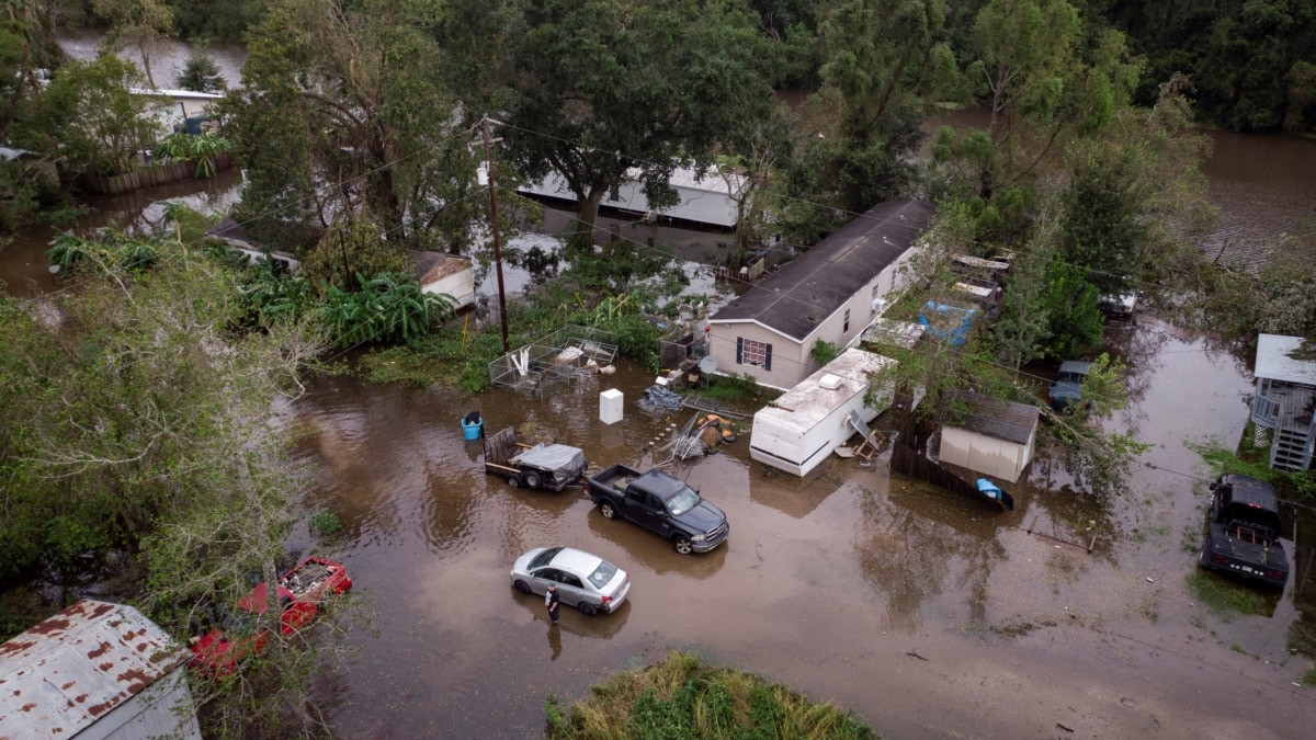 Tropical depression Francine moves inland, affecting Louisiana and Mississippi