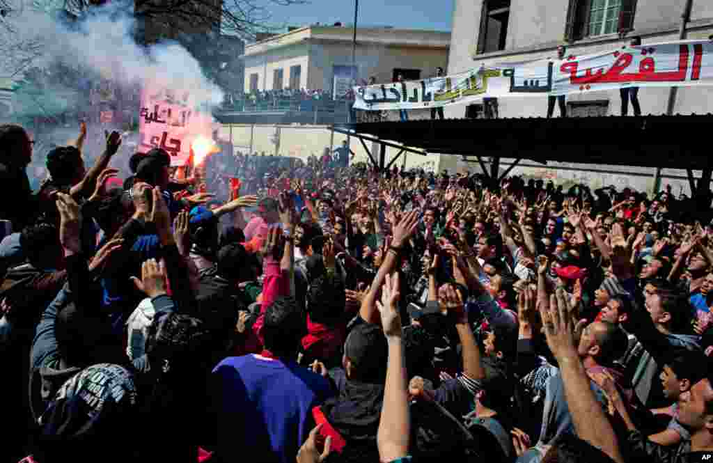 Egyptian Ultras, hard-core soccer fans, chant anti-government slogans in front of the Giza security directorate, March 6, 2013.