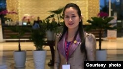 ព័ត៌មានពេលរាត្រី ១៧ វិច្ឆិកា៖ បទសម្ភាសន៍ VOA ជាមួយ​​លោកស្រី អ៊ិត ចណ្ណា អនុប្រធាន​​ការិយាល័យ​​​នាយកដ្ឋាន​បរិវត្តកម្មឌីជីថល