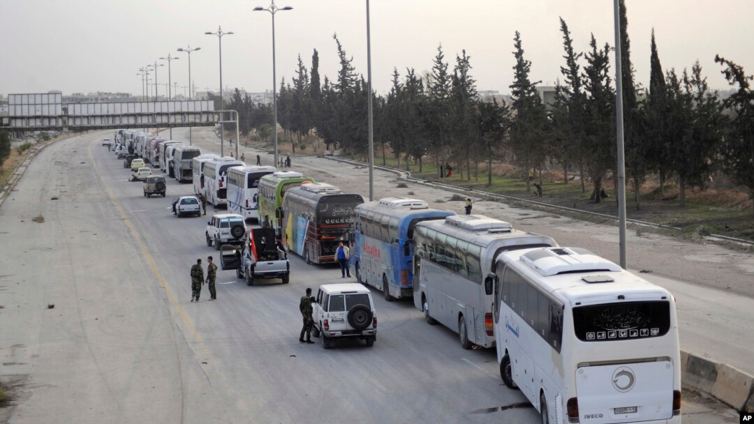 bas dadka ka guraya Bariga Ghouta, Syria.