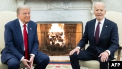 Presiden terpilih AS Donald Trump bertemu dengan Presiden Joe Biden di Gedung Putih hari Rabu (13/11). 