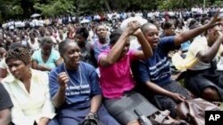 (File) Striking civil servants attending a rally in Harare.