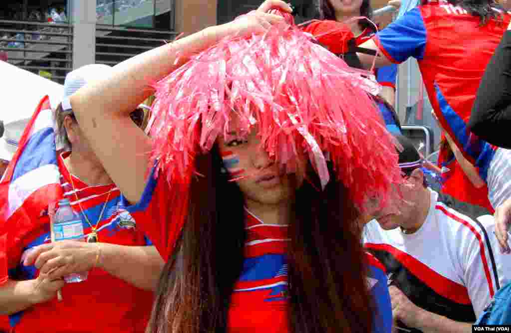 Thai Football fans in Ottawa