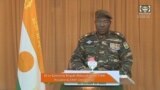 General Abdourahamane Tiani, do Níger, durante a leitura de uma declaração na televisão nacional, 19 de agosto de 2023.