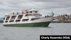 Le bateau Akonkwa 1 sur le lac Kivu où un canot a chaviré causant la mort et la disparition de plusieurs personnes entre Goma et Bukavu, dans l’est de la RDC. VOA/Charly Kasereka