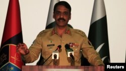 Juru bicara militer Pakistan, Mayjen Asif Ghafoor 