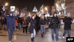 Протесты распространяются на города России