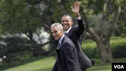 Rahm Emanuel junto al presidente Barack Obama, en sus últimos días de trabajo en la Casa Blanca, en agosto de 2010.