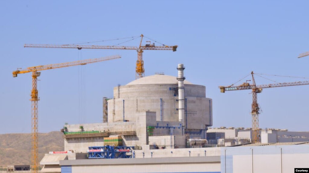 中国在巴基斯坦卡拉奇兴建的核反应堆(photo:VOA)