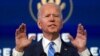 El presidente electo de EE. UU., Joe Biden, pronuncia comentarios sobre la salud pública y las crisis económicas en el teatro The Queen en Wilmington, Delaware, el 14 de enero de 2021.