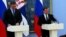 Premijeri Srbije i Rusije, Aleksandar Vučić i Dmitrij Medvedev, na konferenciji za novinare u Moskvi 