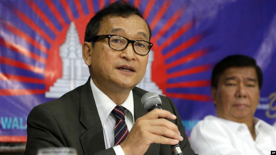 Pemimpin oposisi Kamboja di pengasingan, Sam Rainsy mengatakan akan kembali untuk mengikuti pemilu Kamboja 28 Juli (foto: dok). 