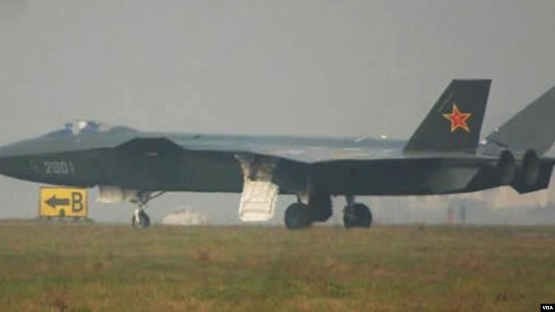 Pesawat siluman Tiongkok, J-20 "Black Eagle".