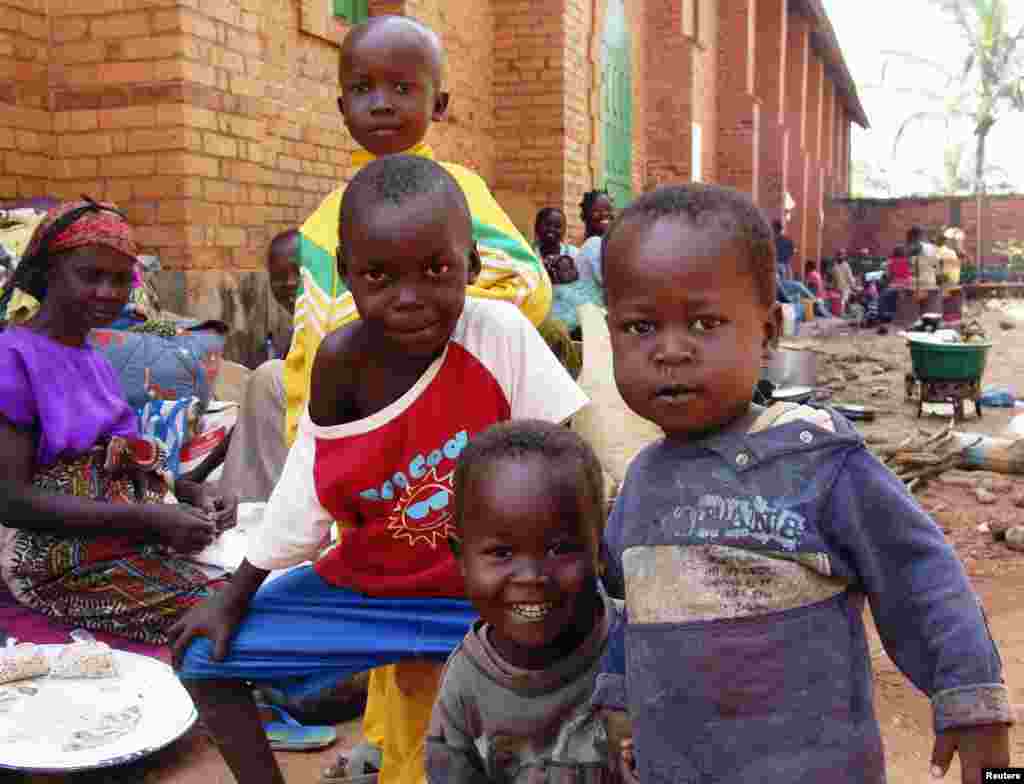 Internally displaced children escaping the violence pose at Saint Paul&#39;s Church,&nbsp;Bangui, Central African Republic,&nbsp;Dec. 17, 2013.&nbsp;