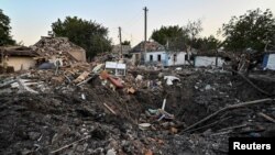 Một khu nhà bị Nga tấn công phá hủy tại Chaplyne, vùng Dnipropetrovsk, Ukraine, ngày 24/8/2022.