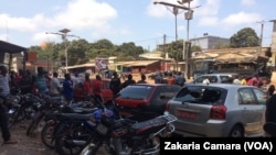 Une rue de Conakry, en Guinée, le 12 mars 2018. (VOA/Zakaria Camara)