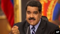 Maduro acusa a la directiva de la Asamblea Nacional de usurpación de funciones y de traición a la patria, luego del anuncio de la OEA de querer activar la Carta Democrática.