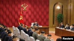 김정은 북한 국무위원장이 2026년 8월 북한 평양에서 열린 조선로동당 중앙위원회 정치국 제4차 확대회의에 참석한 모습 (자료사진)