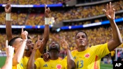 La Selección Colombia celebra su pase a los cuartos de final de la Copa América