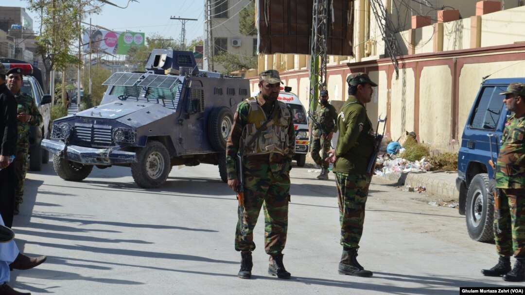 Polisi melakukan patroli di Quetta, provinsi Baluchistan, Pakistan (foto: dok). 