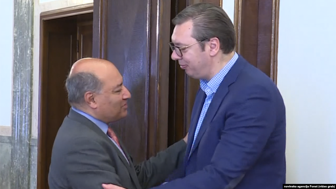 Predsednik EBRD Sum Čakrabarti Namera i predsednik Srbije Aleksandar Vučić, Foto: video grab 