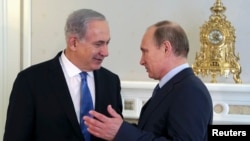 Tổng thống Nga Vladimir Putin và Thủ tướng Israel Benjamin Netanyahu tại biệt thự Bocharov Rucheistate ở khu nghỉ mát Sochi bên bờ Biển Đen, ngày 14/5/2013.