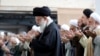 Giáo chủ Ayatollah Ali Khamenei của Iran đe doạ sẽ đáp trả cuộc tấn công sứ quán của Israel