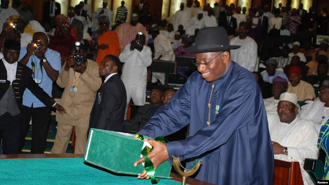 Nigeria's President Goodluck Jonathan presents the 2013 budget proposal at a joint sitting of the parliament in the capital Abuja October 10, 2012. 