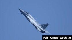 파키스탄 공군 JF-17 전투기가 비행하고 있다. (자료사진)