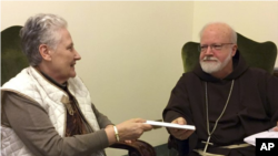 El escándalo estalló el mes pasado, cuando el viaje de Francisco a Sudamérica se vio empañado por las protestas contra su firme defensa del obispo Juan Barros, quien es acusado por las víctimas de ser testigo y encubrir los abusos del reverendo Fernando Karadima.