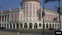 Falta de divisas afecta transferências