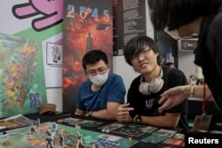 台灣台北的開發商正在測試Mizo Games的一款以模擬兩岸台海戰爭為背景的新桌上遊戲《2045》。 (2024年9月22日)